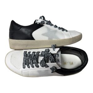 Mi.iM Black and White Sneakers
